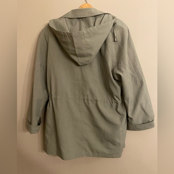 Women’s Coat - Picture 3 of 5